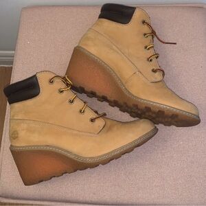 Rare Timberland Wedge Boots size 7